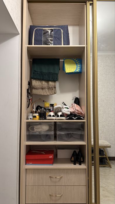 Продам шкаф купе в прихожую