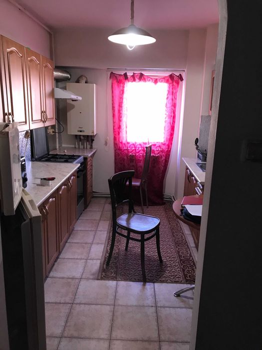 dau in chirie apartament 3 camere