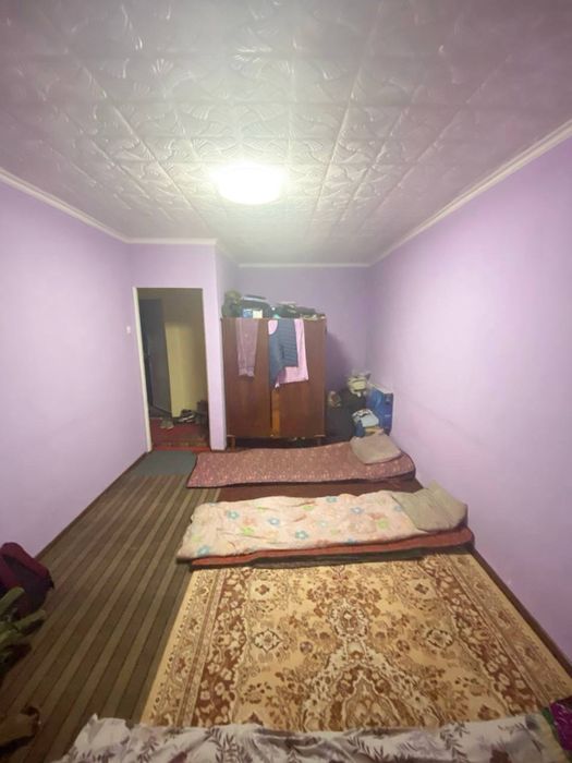 Срочно 1х 8микрарайоне Базар Прадаётся