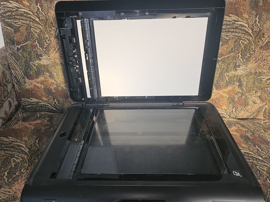 Vand imprimanta HP nefolosita