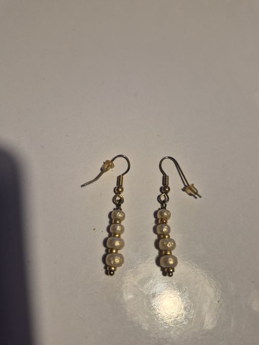 Изработвам обеци и колиета