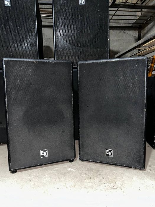 Aparatura sotiladi hamma narsasi ishlidi pult dynacord ishlashi zo'r.