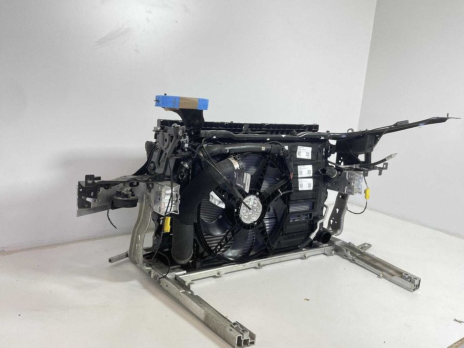 К-т предна маска с греда и радиатори за BMW 2er F46 LCI