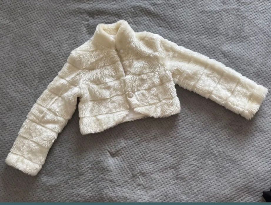 Продам шубку белую