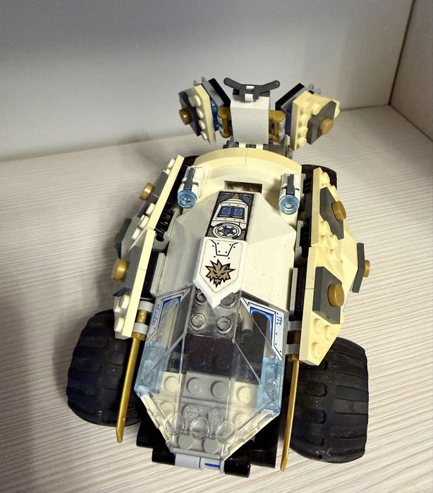 Lego Ninjago masina