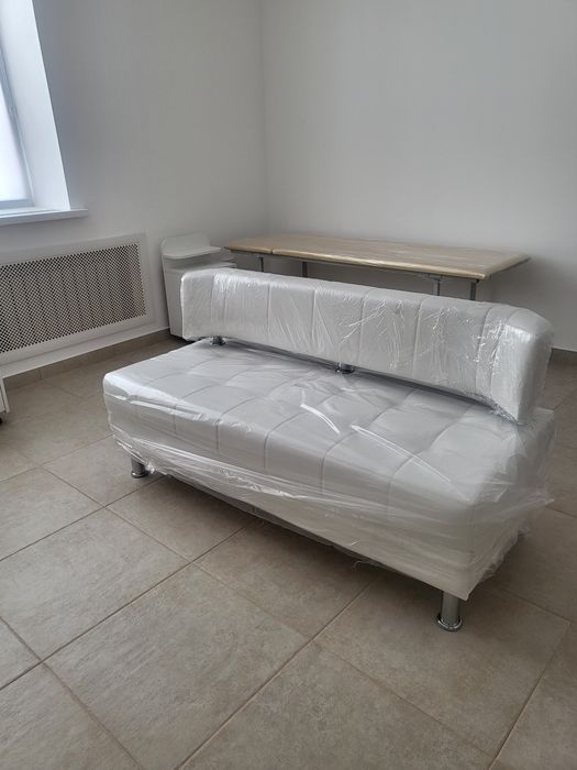 Продам компактный стильный диван