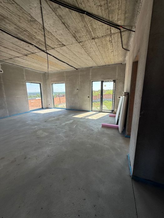 Vila stil Mediteranean Teren 650 mp Apa Canal Utilitati Zona dealuri