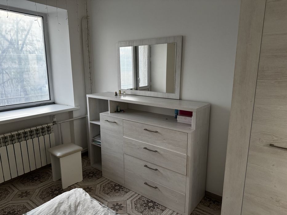 Продам спальный гарнитур