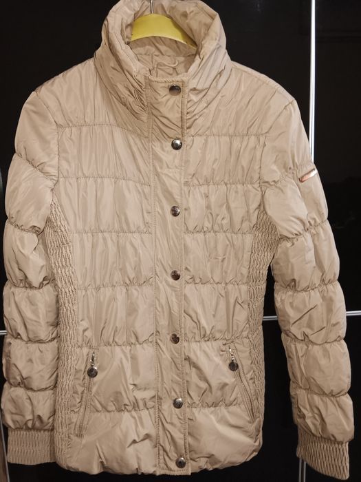 Бежево яке- S размер