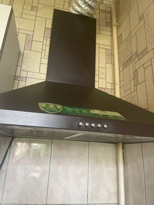 Продаётся срочно газ плита и вытяжка