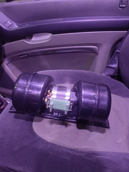 Продам моторчик печки Даф 105