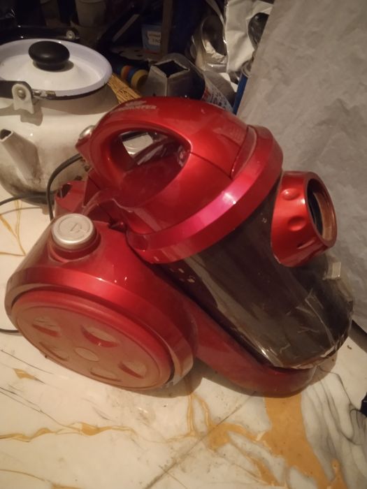 Продам пылесос Berghofer 3000 ватта.