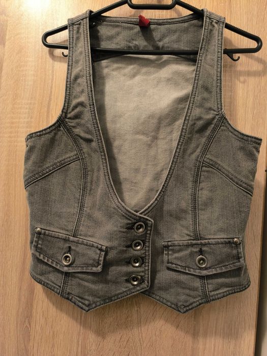 Дамски дънкови елеци с копчета в отлично състояние - 10 лв