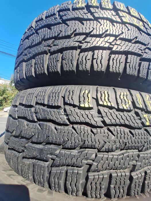 2 anvelope iarna 215/65r15 C Nokian Montaj Gratuit