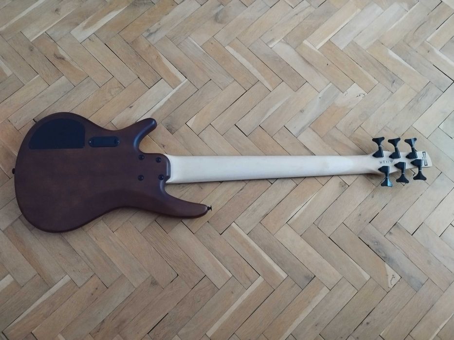 Бас китара Ibanez GSR206B-WNF / 6-струнен