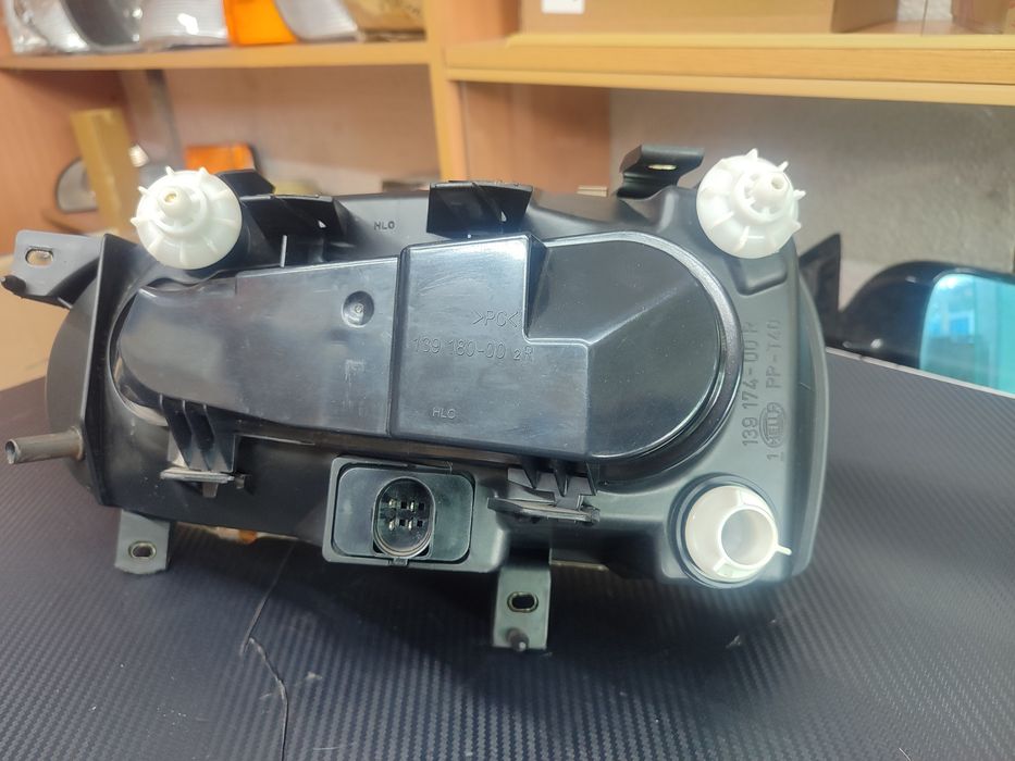 Фары на гольф 3 оригинал новый HELLA