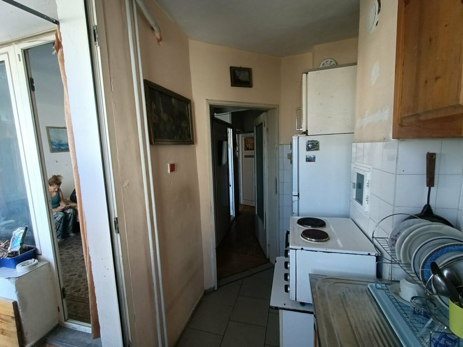 Продава се Едностаен апартамент в Бургас, Възраждане - 42 кв.м за 2093 €/кв.м - Снимка #2