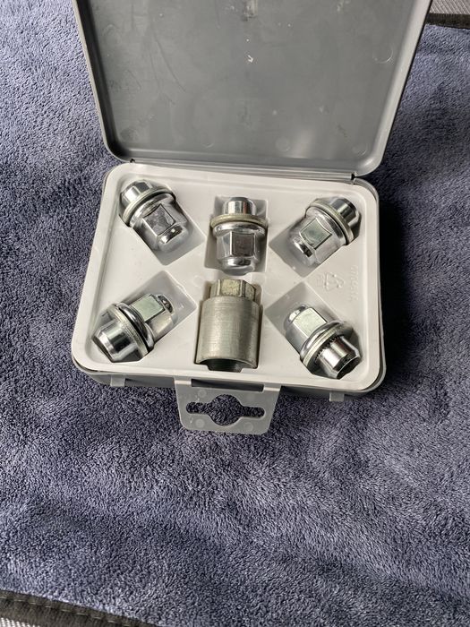 Болты На Колеса от Тойота Лексус