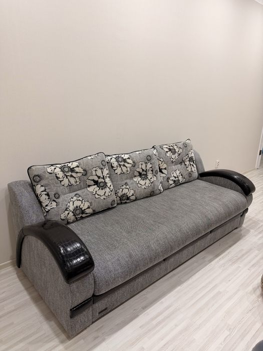 Продам диван ШИКАРНОГО качества