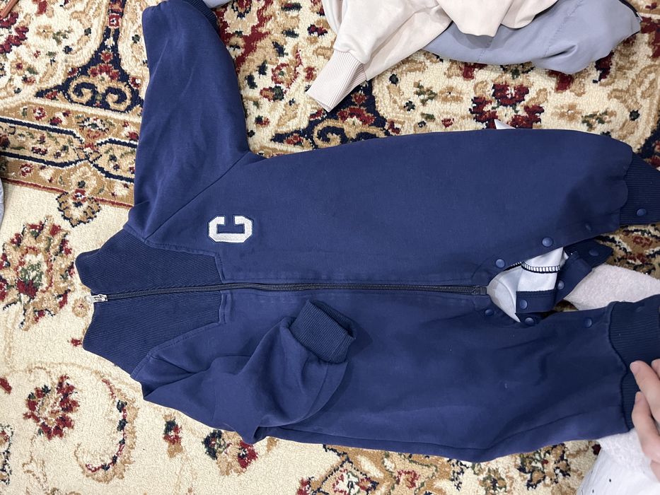 Куртка , безрукавка на весну