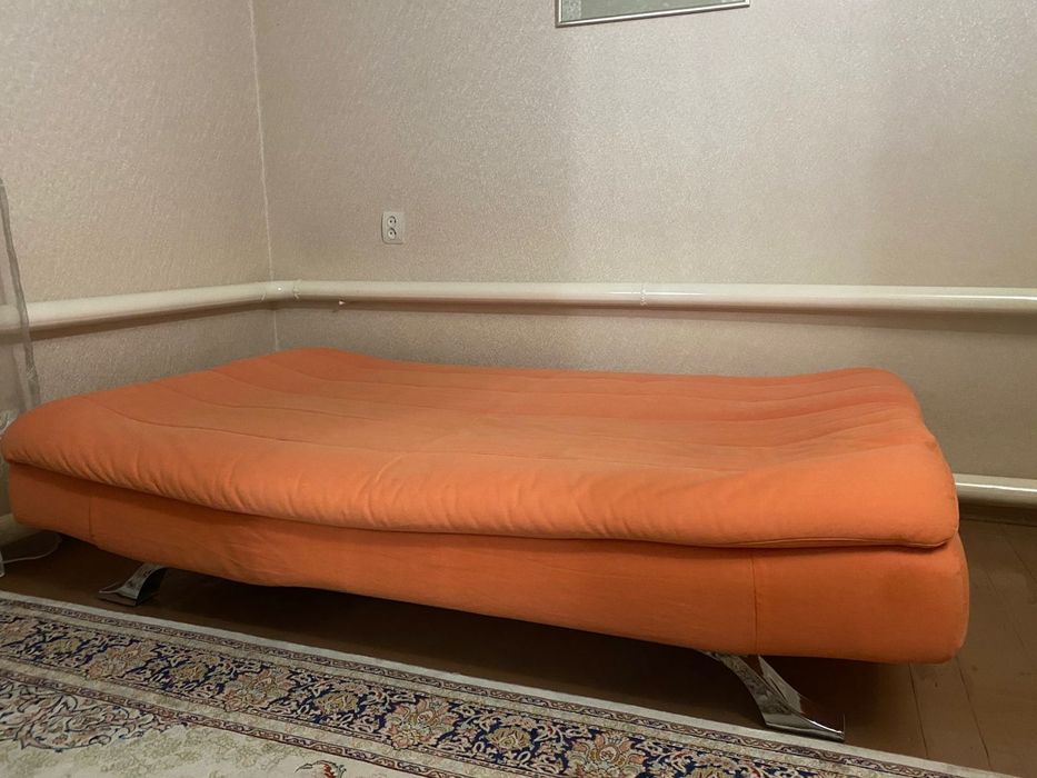 Срочно продам диван