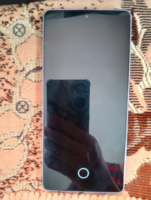 Продается телефон