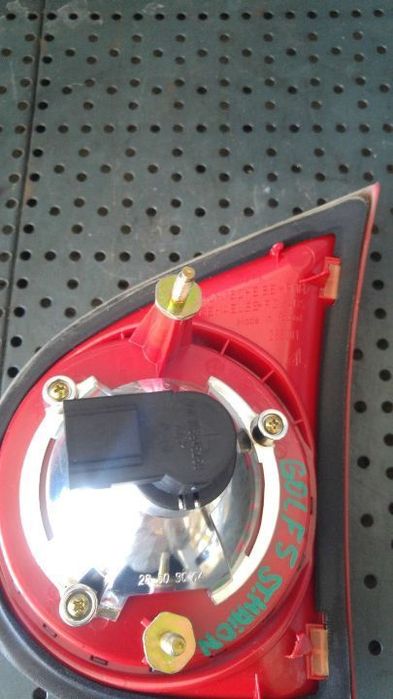 Stop tripla lampa stanga haion vw golf 5 1k1 285001 28509004