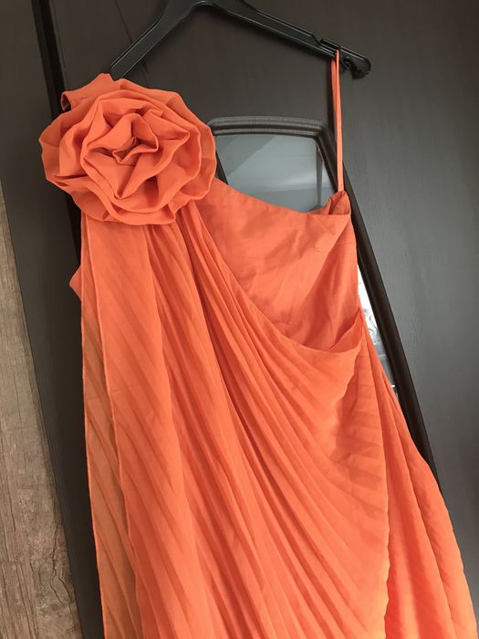 Рокля-нова, от Asos