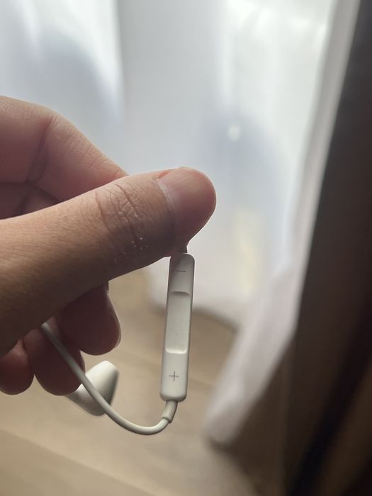 Наушники Apple EarPods Lightning