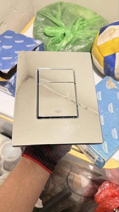 Продам кнопоки для инсталяции Grohe