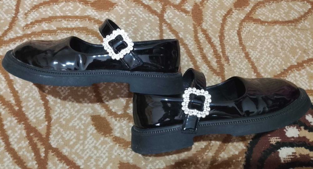 Продам туфли в школу
