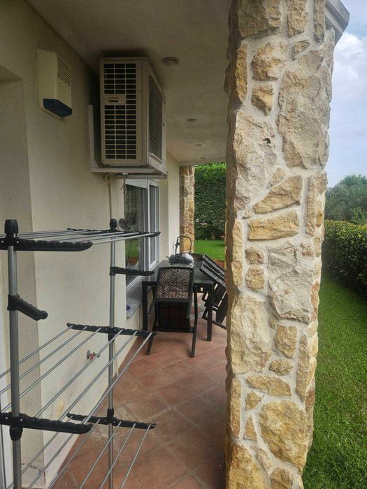 Прекрасна двуетажна къща 300 кв.м с гледка