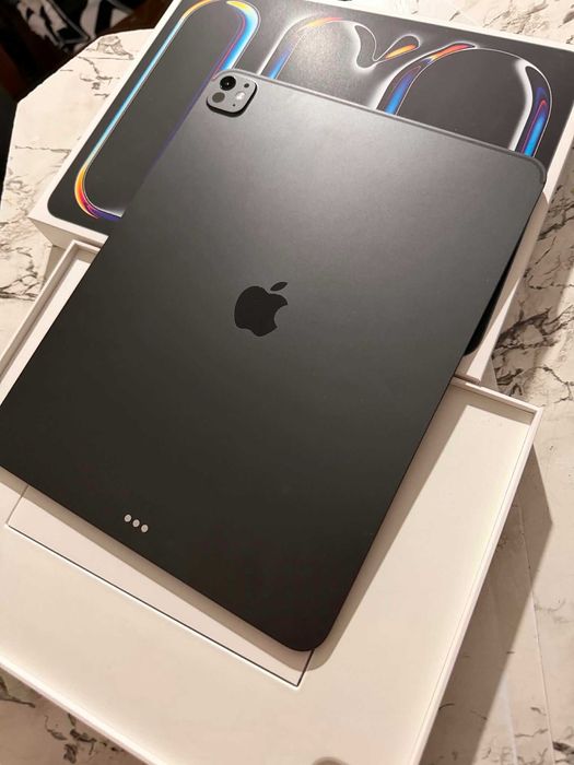 Продавам iPad Air pro 13 inch 512 gb