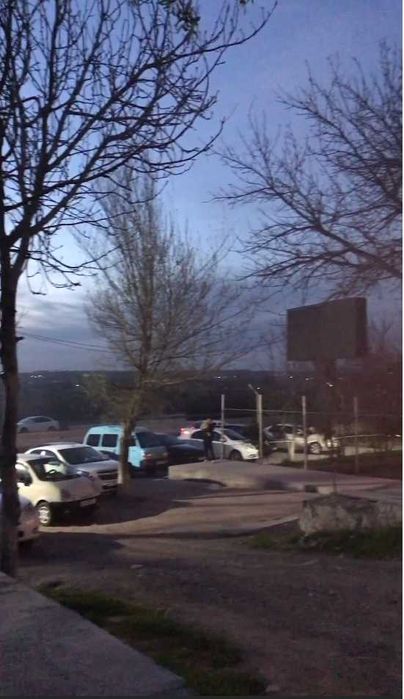 Chirchiq daryosi bo'yidagi uy va choyxona sotiladi!