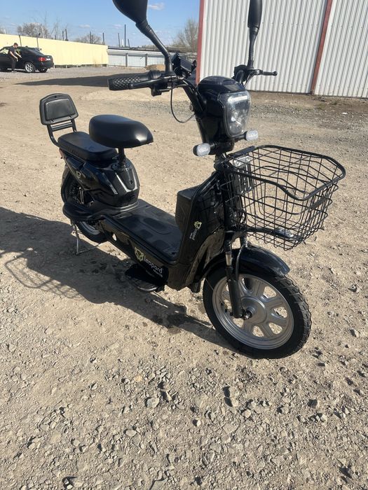 Продам электроскутер Leopard max e8