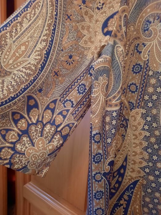 Frumoasa bluza albastra mărimea 48-50