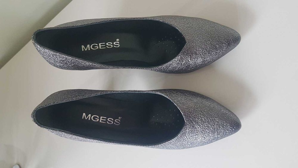 Чисто нови луксозни дамски обувки с чантичка от естествена кожа MGESS