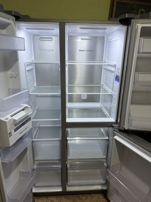 Холодильник Samsung side by side