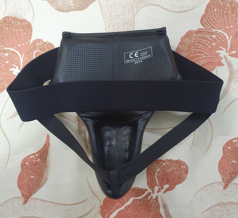 Комплект - кикбокс бандаж(протектор), и фитнес ръкавици