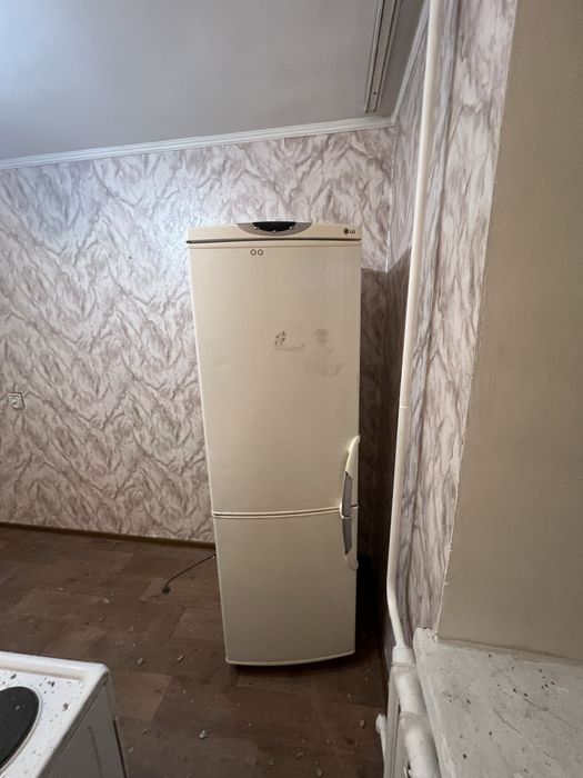 Продается холодильник и плита электронный