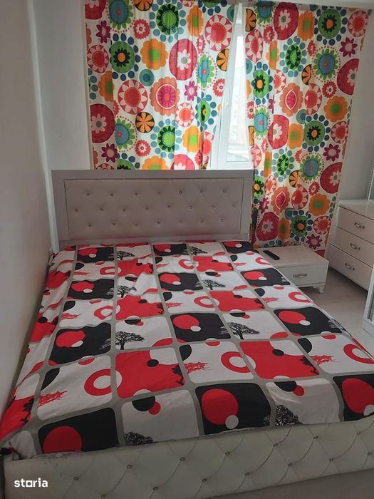 De inchiriat apartament 3 camere