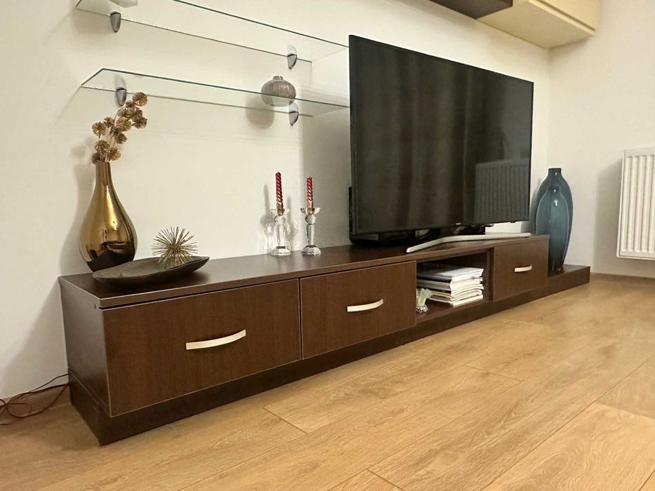 Vand mobila living, 2.8 m lungime, cu corpuri suspendate