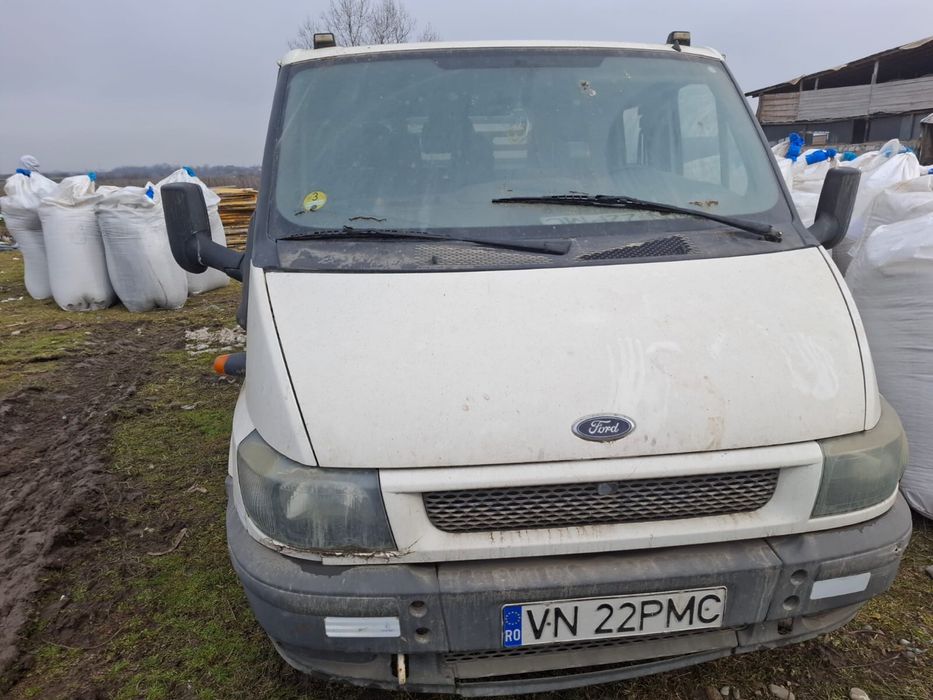 Camioneta Ford transit 5+1