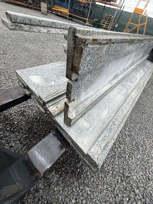 Capace gard granit (soclu + stâlpi) – exterior