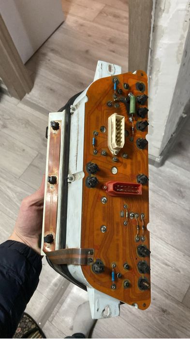 Щиток  приборов.