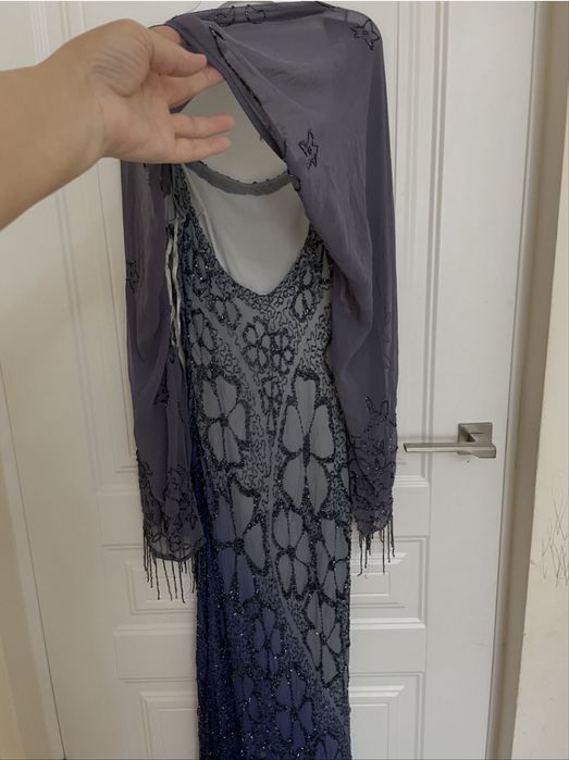 Кешкі көйлек сатылады