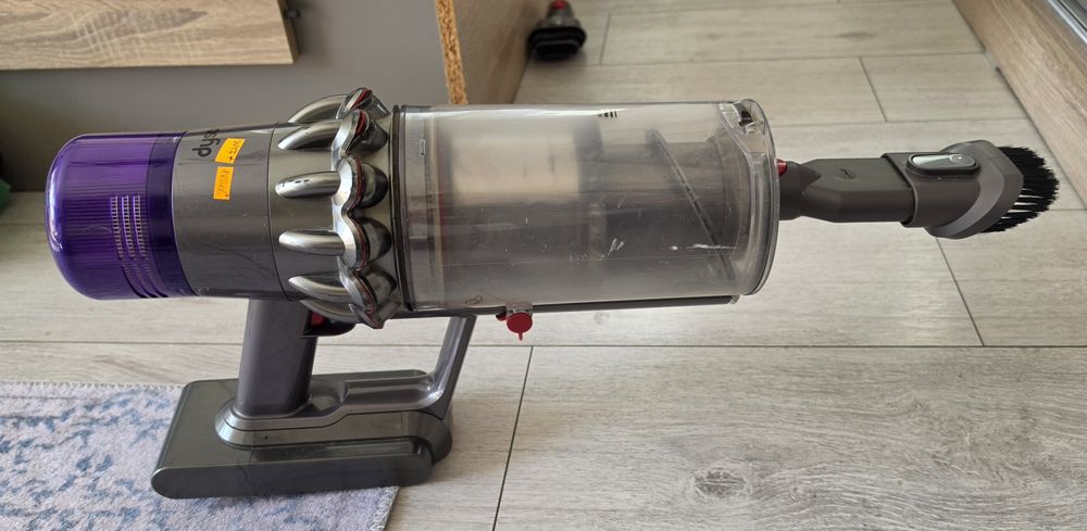 Прахосмукачка Dyson SV17