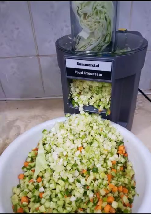 Зеленчукорезачка професионална робот