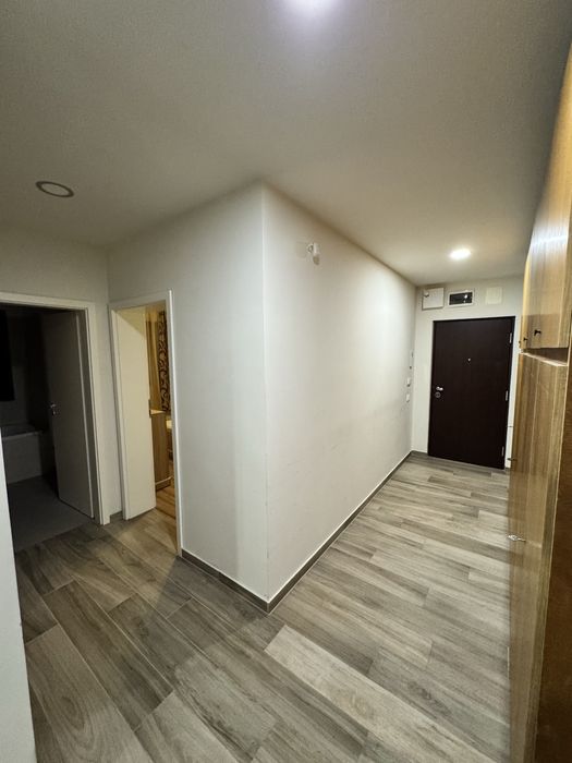 Proprietar vand apartament 2 camere + un loc de parcare