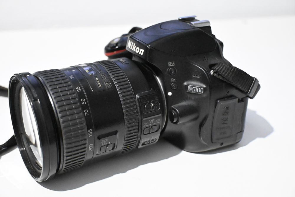 Nikon D5100 + 3 baterii